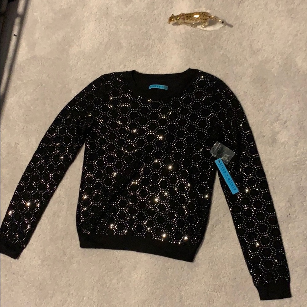 NWT ALICE + OLIVIA Crwnk Sweater